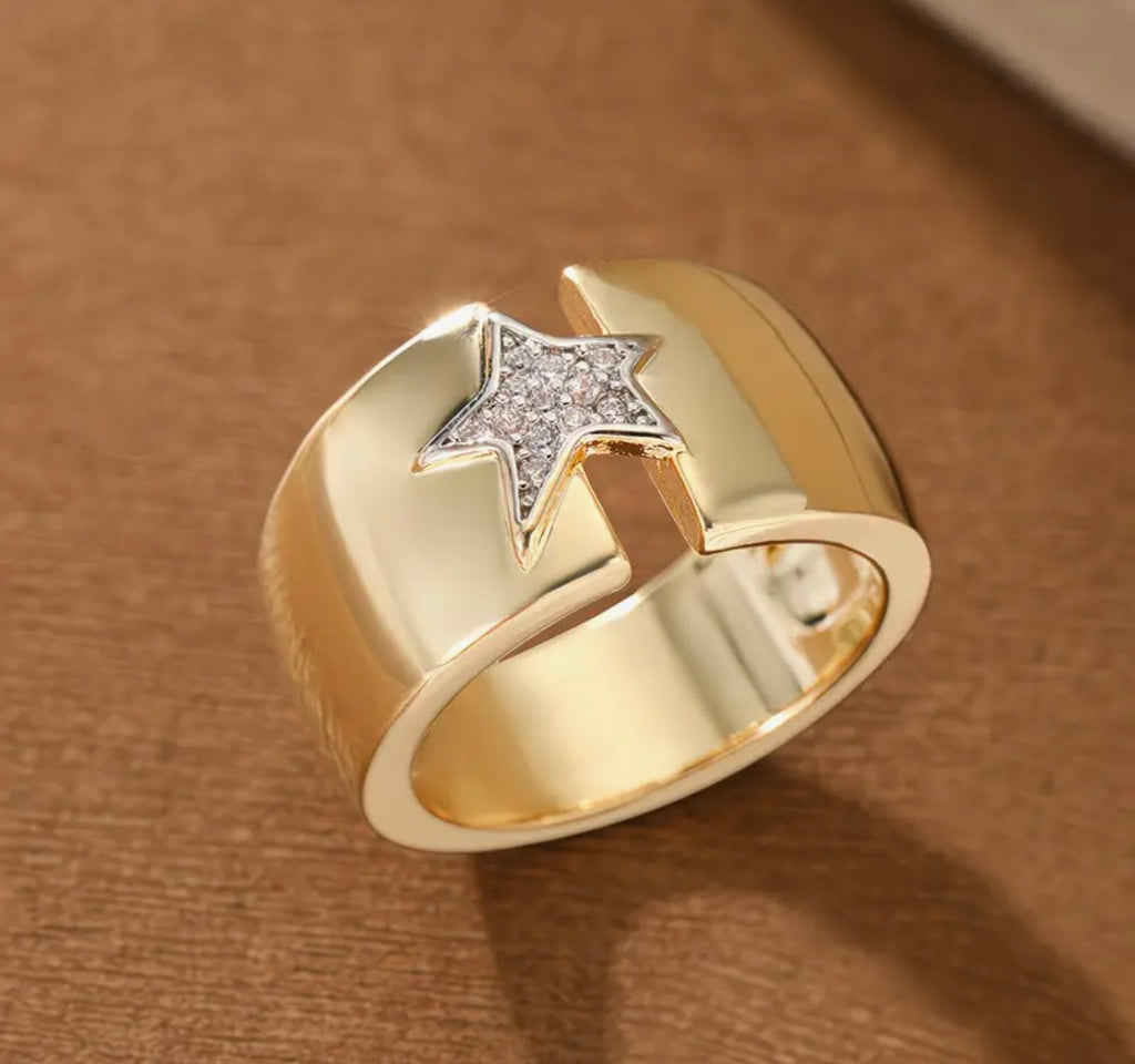 Bague Femme Dorée Large avec Étoile et Strass Brillants
