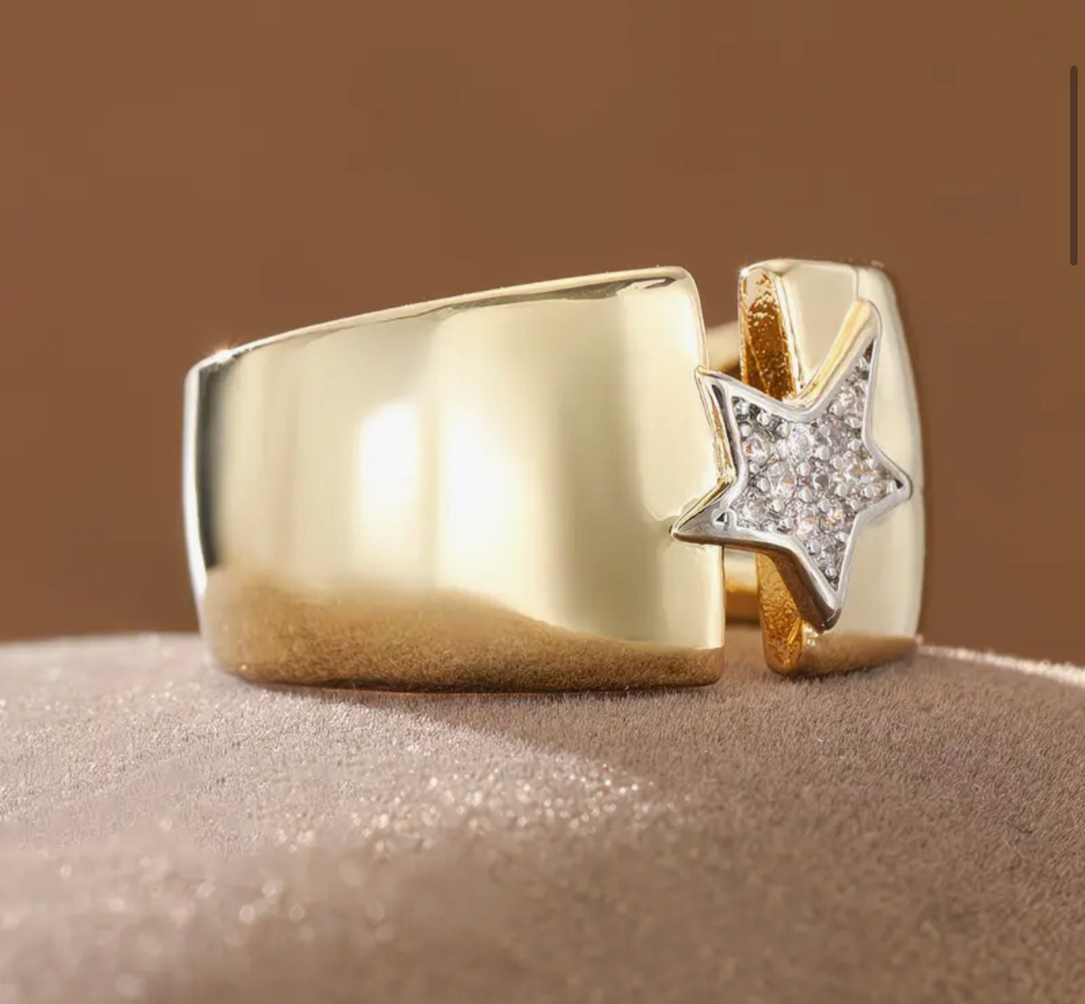 Bague Femme Dorée Large avec Étoile et Strass Brillants