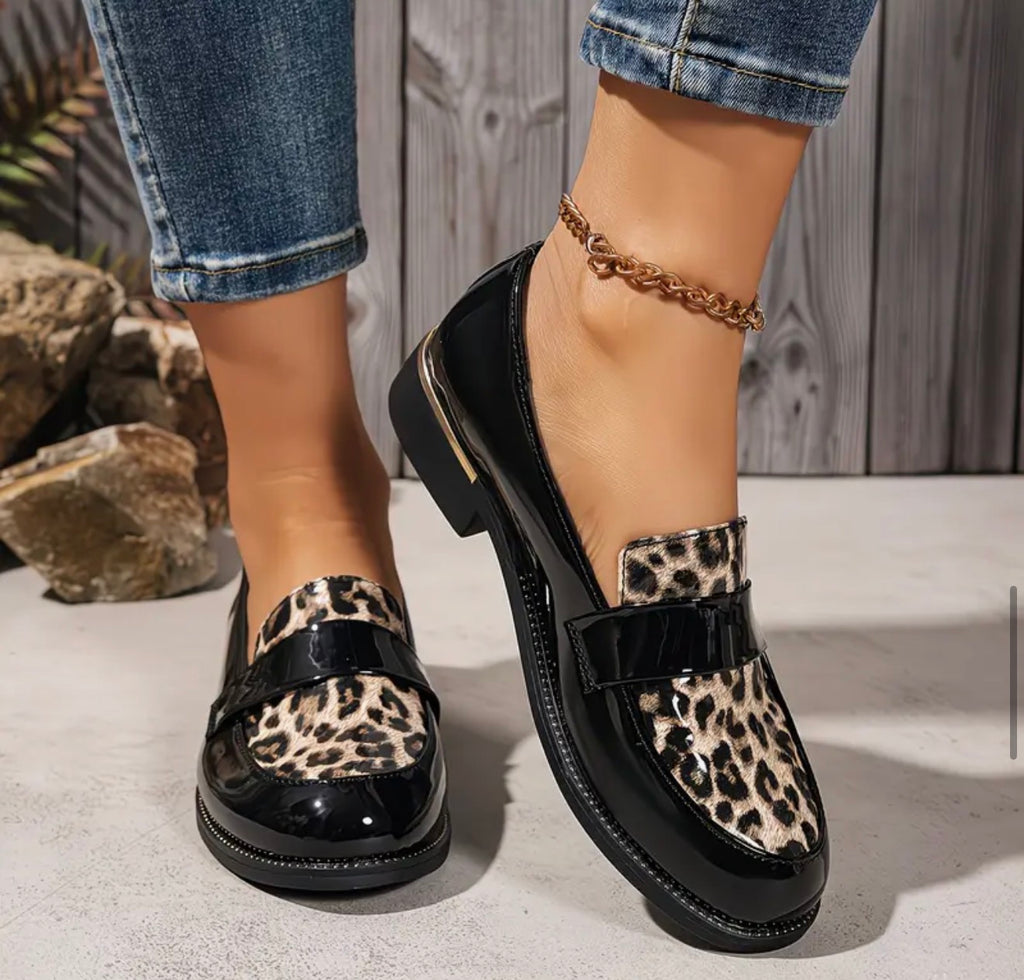 Mocassins Femme Vernis Noir Imprimé Léopard Chic