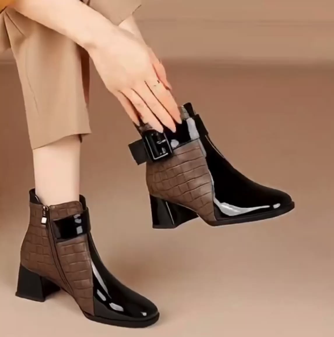 Bottines Femme Bi-Matière Vernies à Talon et Boucle